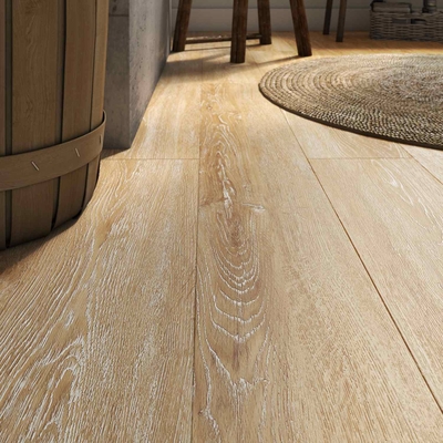 PISO SPC DE CLIC 122 cm x 18 cm x 5.5 mm WHARTON2 MADERA CLARA 1.54 m2