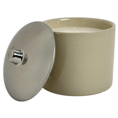 VELA DECORATIVA 10.5 cm x 10 cm REDONDO BEIGE CON TAPA